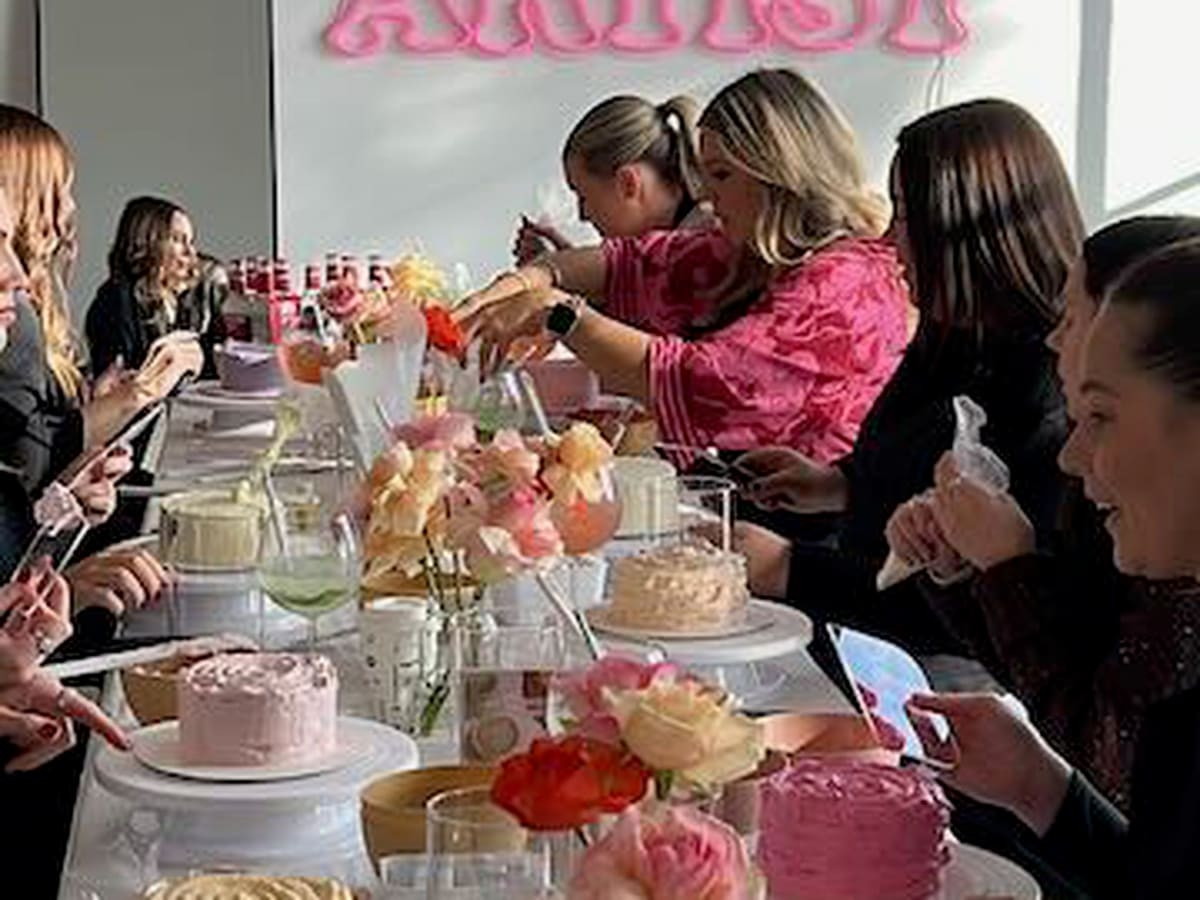 Paint and sip events and creative workshops, photo 4 of 4